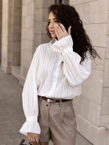 Blusa de mujer con botones delanteros, textura y volantes/ribete de volantes, adecuada para vacaciones, oficina, citas, uso diario, primavera/otoño - Blanco - Ver 1