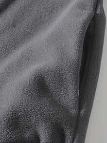 秋冬季加大码男士夹克，采用舒适的抓绒面料，加厚立领设计，尺码齐全，适合叠穿、休闲穿着、户外运动；是理想的圣诞礼物。 - 灰色 - 查看 4