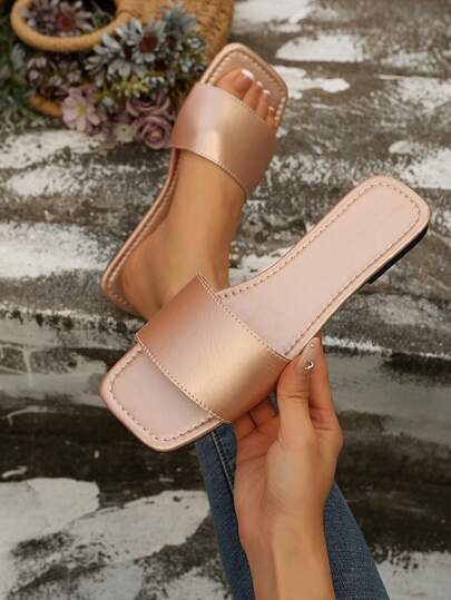 2026 Summer French Style Versatile Flat Slip-On Slippers, Non-Slip Women Sandals