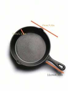 黑色铸铁煎锅、平底锅和炖锅套装。适用于厨房，包含烤盘、托盘、煎锅和烹饪锅。也是汽车配件和露营的理想之选。