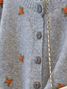 JIANHU 灰色花卉刺绣针织开衫 - 秋冬款，圆领纽扣开襟 | 圣诞市场和舒适咖啡馆 - 灰色 - 查看 7