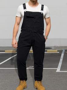 一条黑色百搭牛仔背带裤，版型完美。