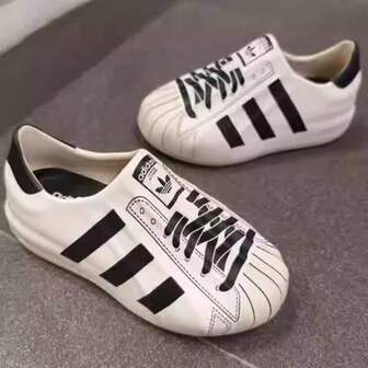 Adidas Superstar bekväma, avslappnade och slitstarka slip-on sportskor