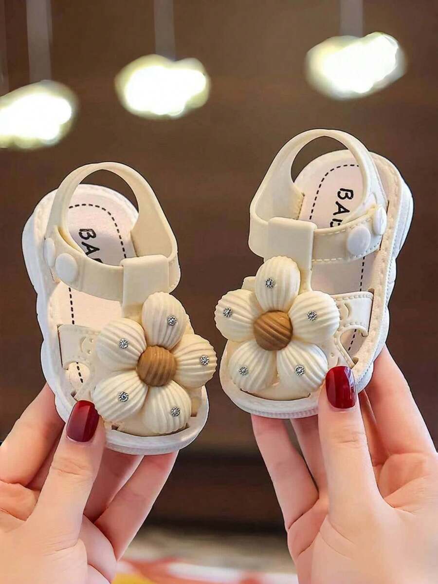Caweiny Girls Summer Elegant Fashion Sweet Floral Korean Style Princess Student Cute Versatile Beach Sandals - White - View 1