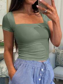 GLAMSKIN 女款夏秋基礎款純色方領短袖短版 T-shirt，Y2K 性感修身休閒上衣，開學季戶外日常街頭穿搭 - 豆綠色 - 查看 8