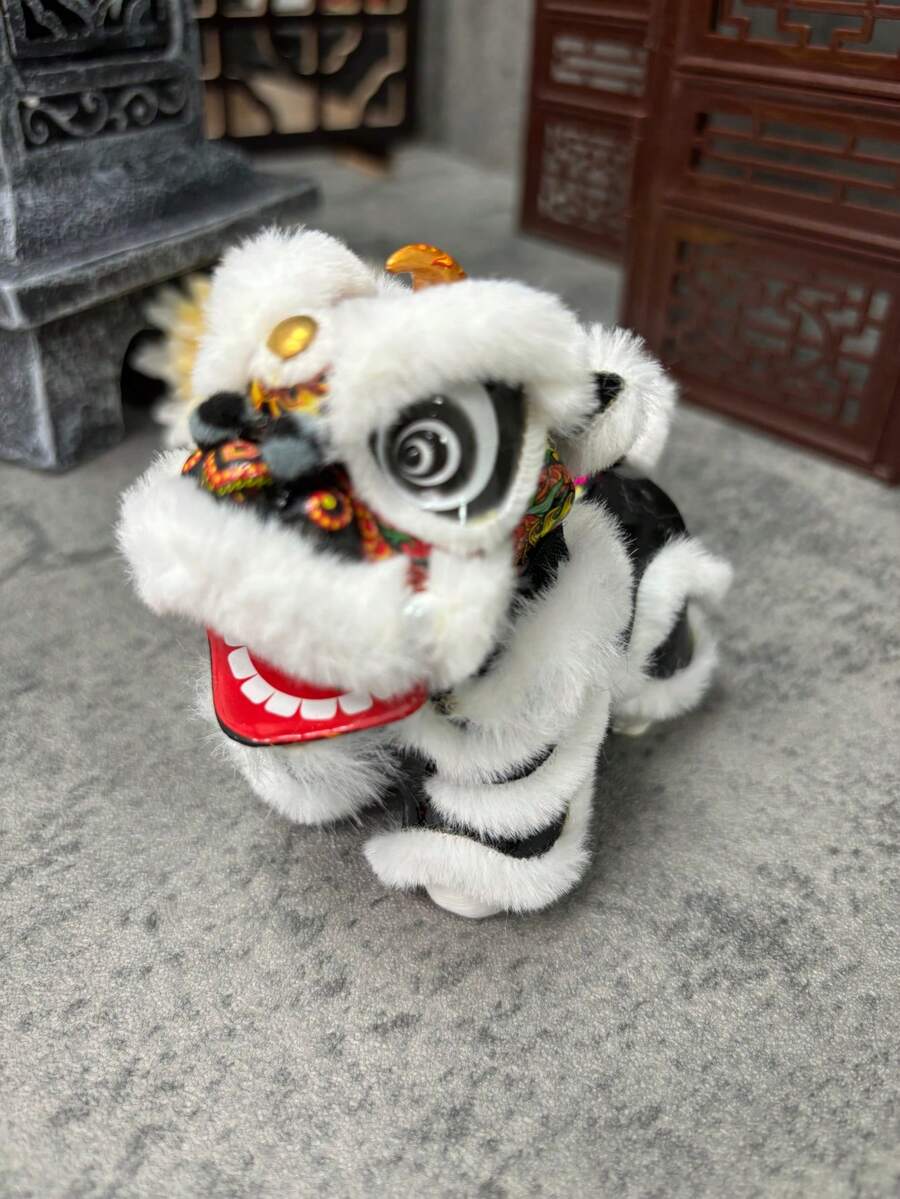 Handcrafted Traditional Chinese Lion Dance Decoration With A More Adorable Design, Designed To Stand Upright, Suitable For Both Car And Indoor Decoration. - 黑色 - 查看 1