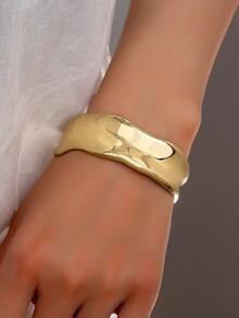 1pc Fashionable Asymmetric Geometric Hollow Gold Bracelet, Suitable For Vacation, Beach, Formal Party And Daily Outfit Accessory - Multicolor - View 2