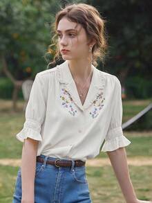 Simple Retro Alicia Floral Embroidery White V-Neck Blouse - White - View 5