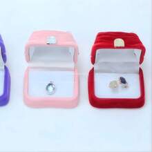 A Stylish Handbag-Shaped Jewelry Box, Velvet Ring/Necklace Packaging, Elegant Accessory Gift Box, Needs Hand Washing - Multicolor - View 2