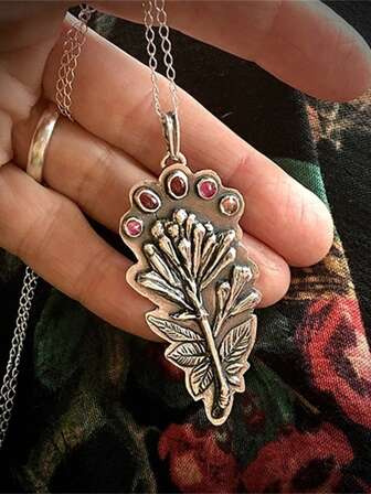 1Pc Vintage Bohemian Leaf Shaped Cubic Zirconia Pendant Necklace Jewelry Sweater Chain Party Jewelry New Year Valentine's Day Gift