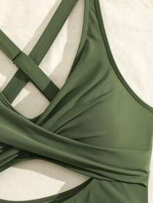 2026新款欧美连体泳衣，纯色镂空网纱拼接裙摆修身度假泳装比基尼沙滩夏季 - 軍綠色 - 查看 6