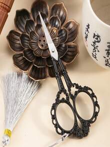 4.7 Inch Petal-Shaped Vintage Tailor Scissors, Sharp Sewing Scissors For Crafts, Art, Yarn, DIY Handcraft Tools, Eyebrow, Nose Hair, Mustache Trimming, Stainless Steel - Multicolor - View 3
