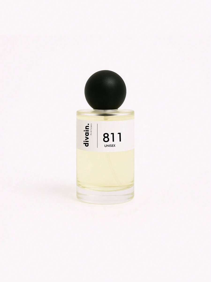 Perfume unisex divain. Caramel Pistachio - Fragancia oriental gourmand con notas de pistacho caramelizado y almendra, corazón de jazmín y heliótropo, y fondo adictivo de caramelo, vainilla, sal y sándalo. Ideal para días fríos, ofrece confort sensorial y un aroma dulce, envolvente y adictivo. - divain. Caramel Pistachio - Ver 1