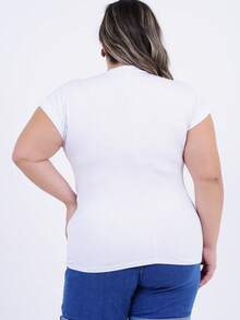 Women's Plus Size Blouse In Smooth Viscose Knit Fabric, Round Neckline And Short Raglan Sleeves With Braided Details Finished With A Turned-Up Hem. It Has A Plaque Detail On The Side Hem And Back, Round Neckline Finished With A Cutout.

A Basic Piece Ideal For Putting Together Your Summer Looks!

Our Size L Has A Length Of 66 M. - 白色 - 查看 3