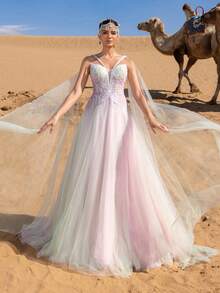 Faeriesty 这款奢华的无袖及地长裙饰有串珠亮片、多层雪纺面料和垂坠式肩部设计，是婚礼、文化庆典、正式晚宴和红毯活动的理想之选。 - 淺粉色 - 查看 7