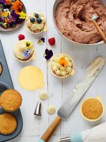 20/50/100个圆形慕斯甜点金色纸托盘，3.1英寸迷你蛋糕底托，防油蛋糕纸底座，一次性纸杯蛋糕衬垫，易握手柄，烘焙甜点纸托盘设计，适用于纸杯蛋糕、婚礼生日派对、甜点展示、下午茶派对、节日庆典 - 彩色 - 查看 11