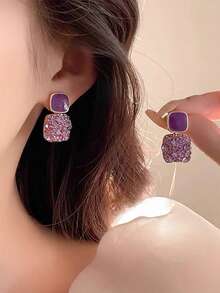 一对紫色几何复古方形水钻吊坠耳环，适合女士日常及节日佩戴（注：水钻位置可能与图片略有不同，请参考详情图） - 彩色 - 查看 2