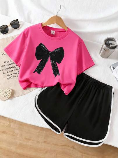 This Casual Butterfly Print 2-Piece Set Includes A Loose And Comfortable Short Sleeve Round Neck T-Shirt And A Double Striped Shorts, Making It An Ideal Choice For Summer. Suitable For Home Leisure, Street Wear Or School Wear.