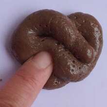 这款“惊喜礼盒”恶作剧玩具道具套装包含1个精美礼盒和1个仿真便便愚人节礼物。 - 彩色 - 查看 8