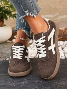 Giày thể thao nữ dáng suông phối màu tương phản, phong cách preppy, cỡ lớn EUR36-EUR43, buộc dây, phối màu nâu, đế bằng, thời trang retro, giày chạy bộ ngoài trời. - màu nâu - Xem 4