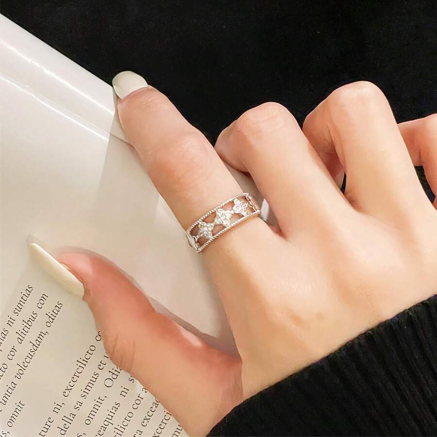 Anillo de Trébol de Cuatro Hojas Hueco, Zirconia Cúbica Brillante, Chapado en Oro/Plata, Ajustable y Retro - Ideal para Regalos de Cumpleaños y Aniversario - Oro - Ver 1