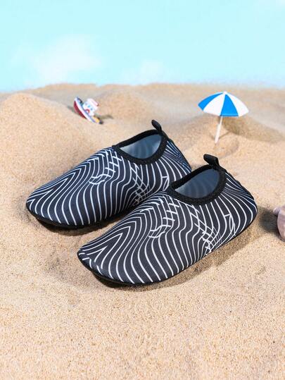 1双男童舒适、时尚、休闲、轻便、可爱卡通条纹户外、沙滩、涉水鞋