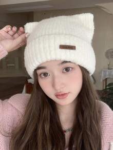 1顶女士帽子，皮革标签字母小耳朵动物造型时尚复古针织帽，适合秋冬季户外、街头穿着，保暖舒适，适合大头围，休闲百搭，针织帽，适合日常和假日佩戴。