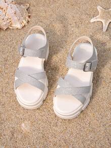 1 Pair Girls' Silver Sequin Criss-Cross Strap Sandals, Sequin Upper Material Shiny And Eye-Catching, Adjustable Buckle Design, Open Toe Low-Top Style, Thick Flat Sole, Sweet And Fresh Fashion, Suitable For Summer Birthday Parties And Festivals - Silver - View 3