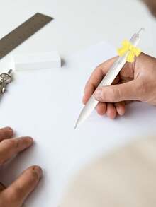 قلم حبر جاف ذو عقدة شفافة ملونة، قلم توقيع أسود، رأس 0.5 مم، مناسب للدفاتر والكتابة والواجبات المنزلية والعمل والمكتب والمستشفى والممرضة والطبيب وتدوين الملاحظات والقرطاسية والمدرسة والطلاب والمعلمين ولوازم العودة إلى المدرسة، هدية رائعة للأصدقاء والعائلة والأطفال والزملاء في الفصل والأعياد والميلاد والعطلات - الأسود - مشاهدة 3