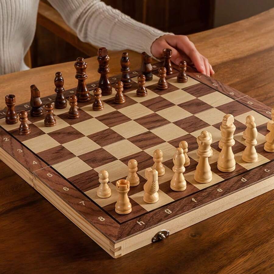 大型国际象棋棋盘，培养战略思维，三合一国际象棋、跳棋、西洋双陆棋，可折叠棋盘，成人木制棋盘游戏，国际象棋、跳棋、西洋双陆棋，培养战略思维，国际象棋木制套装，无毒木制棋盘游戏，新年最佳礼物，11.8英寸（30厘米） - 彩色 - 查看 1