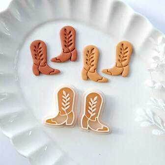 1 st/2 st geometrisk bohemisk stil vintage cowboystövlar form mjuk lerform DIY handgjorda presentörhängen hög precisionsskärform