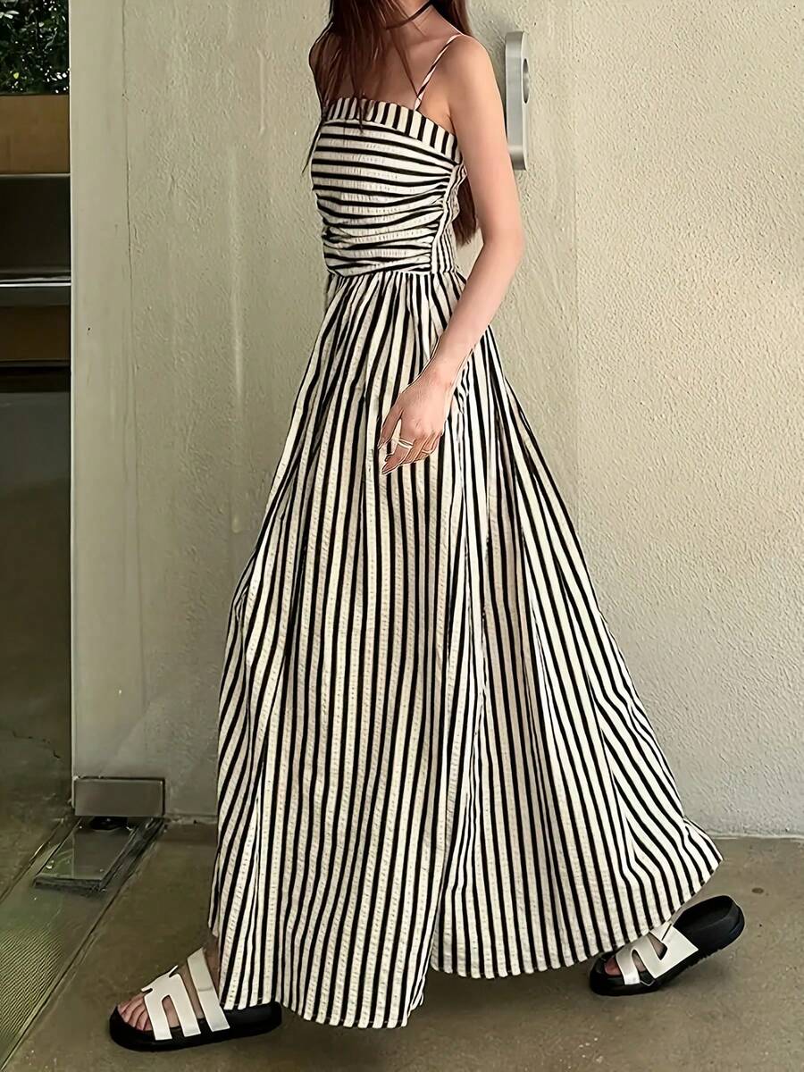 Vestido texturizado a rayas para vacaciones de mujer talla grande - En blanco y negro - Ver 1