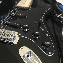Full Size Strat Style Black Electric Guitar Starter Kit - 20W Amplifier Included | Beginner-Friendly - 預設 - 查看 5