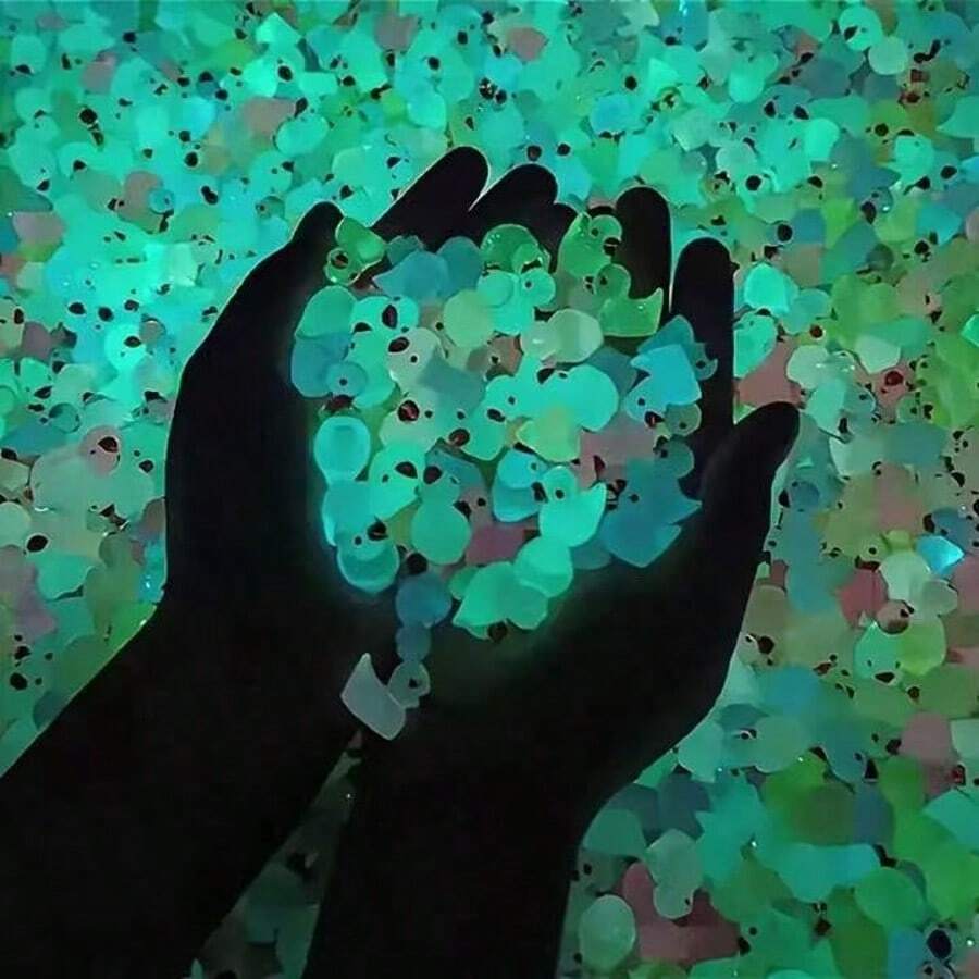 100 قطعة بطاطا صغيرة لامعة ملونة من الراتنج، بطاطا صغيرة من الراتنج تضيء في الظلام، يمكن إخفاؤها كأشكال حيوانات بلاستيكية، للعب المنزلي والمناظر الطبيعية والديكور المائي، هدايا مثالية (ألوان عشوائية) - متعدد الألوان - مشاهدة 1