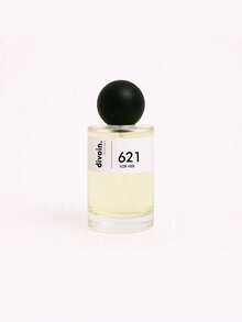 Perfume divain.621 - Fragancia fresca y delicada para mujer, ideal para días primaverales. Notas frutales de melón y pera, corazón floral de fresia y rosa, y un fondo terroso de almizcle y pachulí. Intensidad moderada, perfecto para uso diario. Aroma único y natural con toque chipre. Volumen: 100ml. - divain.621 - Ver 1