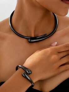 1pc Geometric Golden Metal Choker, Minimalist European & American Style, Personalized Exaggerated Hollow Spring Versatile Necklace - Collar - View 13