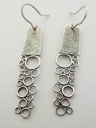 1 Pair Retro Creative Long Geometric Hollow Circle Pendant Earrings For Women's Personalized Holiday Parties New Year's Valentine's Day Gifts Accessories