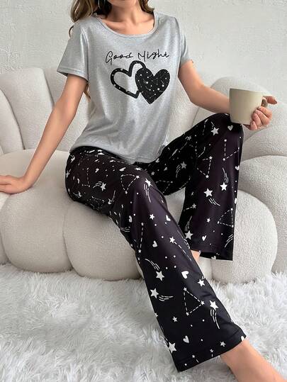 Set de 2 piezas de pijama cómodo y casual de pantalón corto y blusa de manga corta con estampado de corazones para mujer
