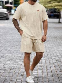 Men's Short-Sleeved Suit With Solid-Color Jacquard Texture, Crew Neck Shirt + Shorts With Pockets And Patches, Suitable For Vacation And Leisure Outings, Spring And Summer Wear, A Great Gift For Family And Friends. - 米色 - 查看 1