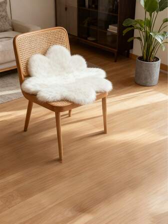 1pc Classic White Faux Wool Clover Shape Chair Cushion, Soft & Comfortable Material, Washable Without Shedding, Also Suitable For Carpet Decoration In Living Room, Bedroom, Home