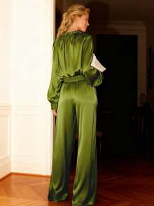 Ensemble deux pièces élégant et polyvalent pour femmes, composé d'un Top à manches longues en soie verte et d'un pantalon