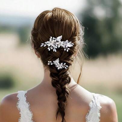 一套简约百搭闪亮玻璃水钻发夹和梳子套装，适合盘发、正式场合、婚礼、新娘配饰