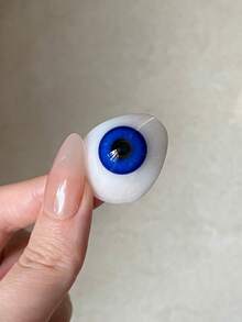 Daily Disposable 3D Blue Contact Lenses To Create A Captivating Eye Makeup Look. A Holiday-Themed Product, Suitable For Everyday Wear, It's The Perfect Choice For Holiday Parties, Costume Parties, Halloween Gifts, And Christmas Props, Enhancing The Halloween Atmosphere. It's Also An Ideal Choice For Birthday And Holiday Gifts. - 彩色 - 查看 2