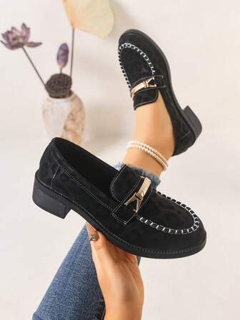 Fashionable Slip-On Loafers For Women, Casual Comfortable Patchwork Design, Suitable For Commuting, Vacation, Shopping, Featuring Metal Buckle Accent, Breathable Fabric, Black Leopard Print