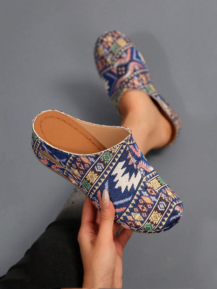 女士镂空透气金属扣套脚穆勒鞋，适合日常外出、居家、通勤、旅行等多种场合，休闲舒适。 - 藍白色 - 查看 1