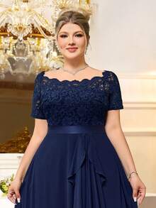 Đầm maxi cỡ lớn cổ chữ V ren hoa phối bèo nhún bằng chiffon, thanh lịch cho các dịp trang trọng như dạ hội, vũ hội, tiệc cưới, tiệc mùa xuân. - Màu xanh hải quân - Xem 8