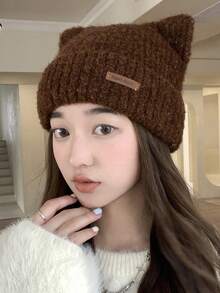 1顶女士帽子，皮革标签字母小耳朵动物造型时尚复古针织帽，适合秋冬季户外、街头穿着，保暖舒适，适合大头围，休闲百搭，针织帽，适合日常和假日佩戴。