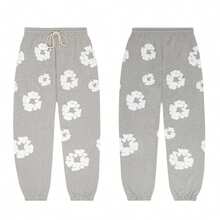 Denim Tears 'Sweatpants 'The Cotton Wreath' Pants Graphic And Drawstring For Unisex Adult - SOLE SERIOUSS, Women's Casual Drawstring With Modern Men Breathable Technology, Versatile Street Style Joggers Suitable For Streetwear, Casual Daily Wear, Weekend Outings, Music Festivals, Social Gatherings And More, Making It A Great Gift For Boyfriends Or Husbands.Sweatpants Sweats Wide For Men Sweat Pants Baggy Sweatpants - 黑與白 - 查看 3