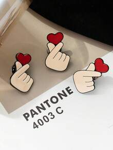 1枚可爱卡通爱心手势金属胸针 - 红白手指指向爱心图案，情侣包包配饰，完美的情人节礼物 - 彩色 - 查看 6