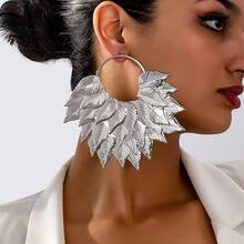 1 Pair Exaggerated Personalized Leaf Design Earrings, High-End - Black - View 4